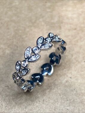 Sterling Silver Leaf Halo Band with Cubic Zirconias - Size 8